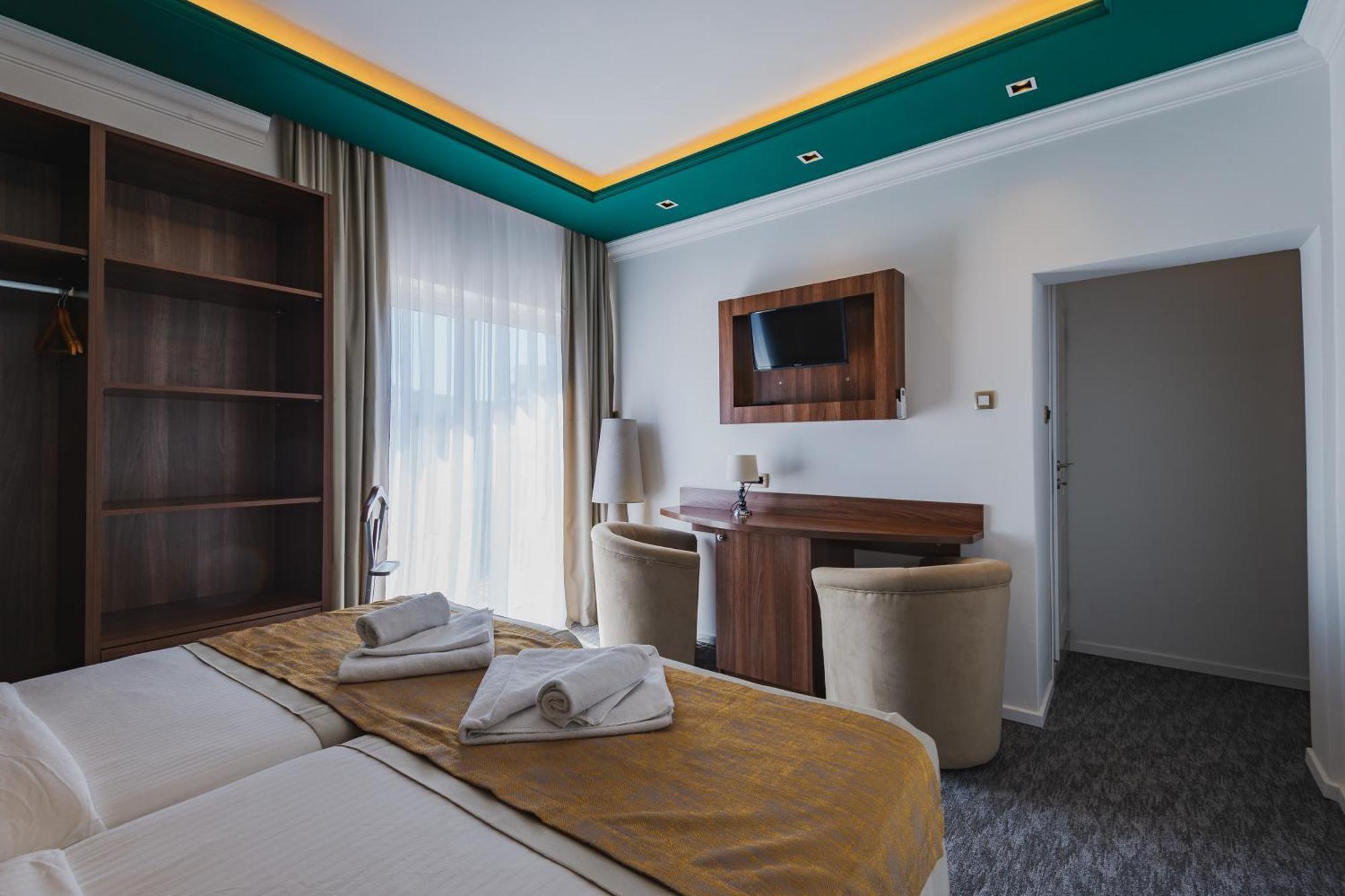 Hotel Ideall Подгорица Экстерьер фото